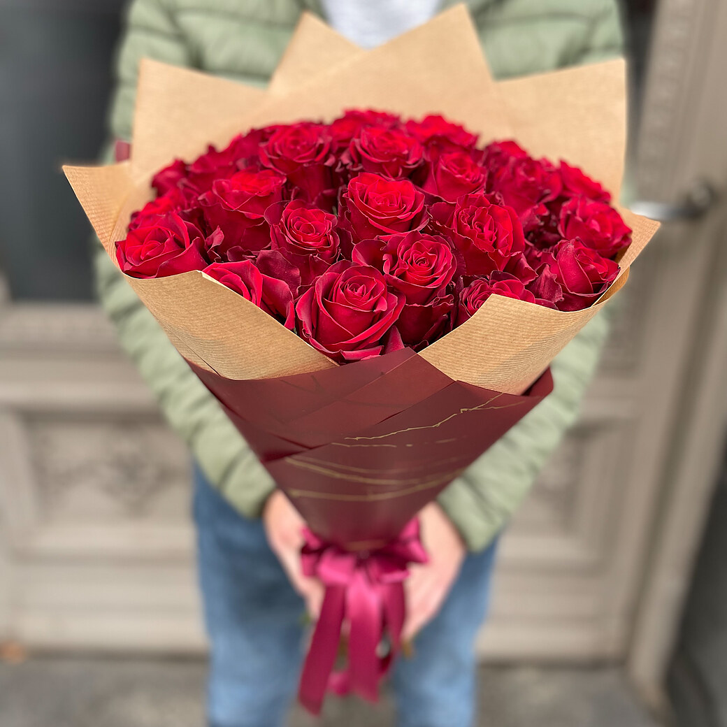 Bouquet of red roses